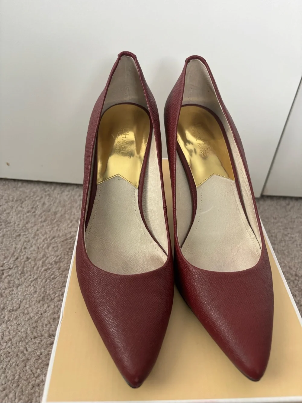 Michael Kors Women's Pointed Toe Pumps in Burgundy Size 8